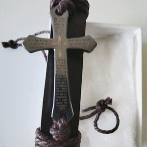 GEOROGOUS GENUINE LEATHER WRISTLET WITH CROSS